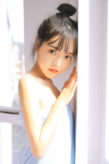 教室里的娇吟h